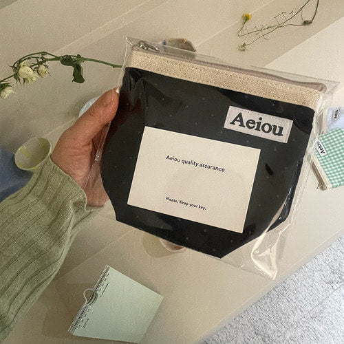 Aeiou Basic Pouch (M size) Little Dot Black Aeiou  DKshop