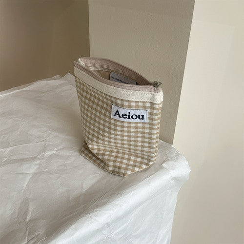 Aeiou Basic Pouch (M size) Beige Ginghamcheck Aeiou  DKshop