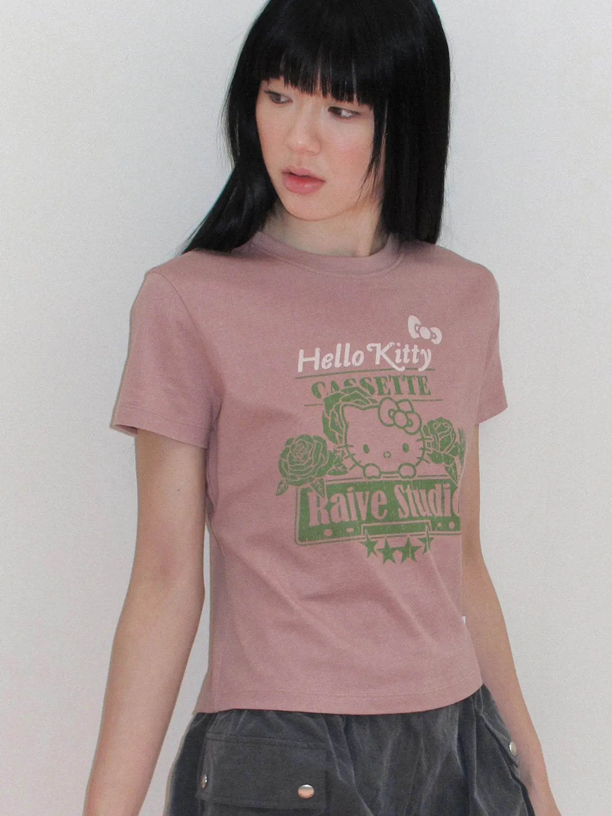 [RAIVE X HELLO KITTY] Rose Graphic T-shirts 3color RAIVE  DKshop