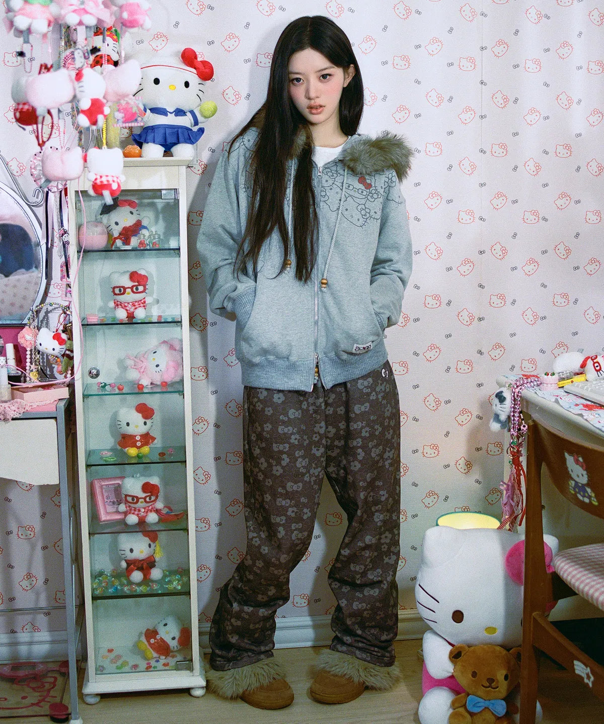 [aeae X Hello Kitty] FUR ZIP UP HOODIE (ILLIT MINJU WEAR) aeae  DKshop