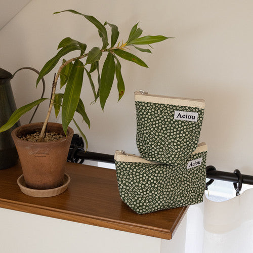 Aeiou Basic Pouch (L size) Flower Apron Green Aeiou  DKshop