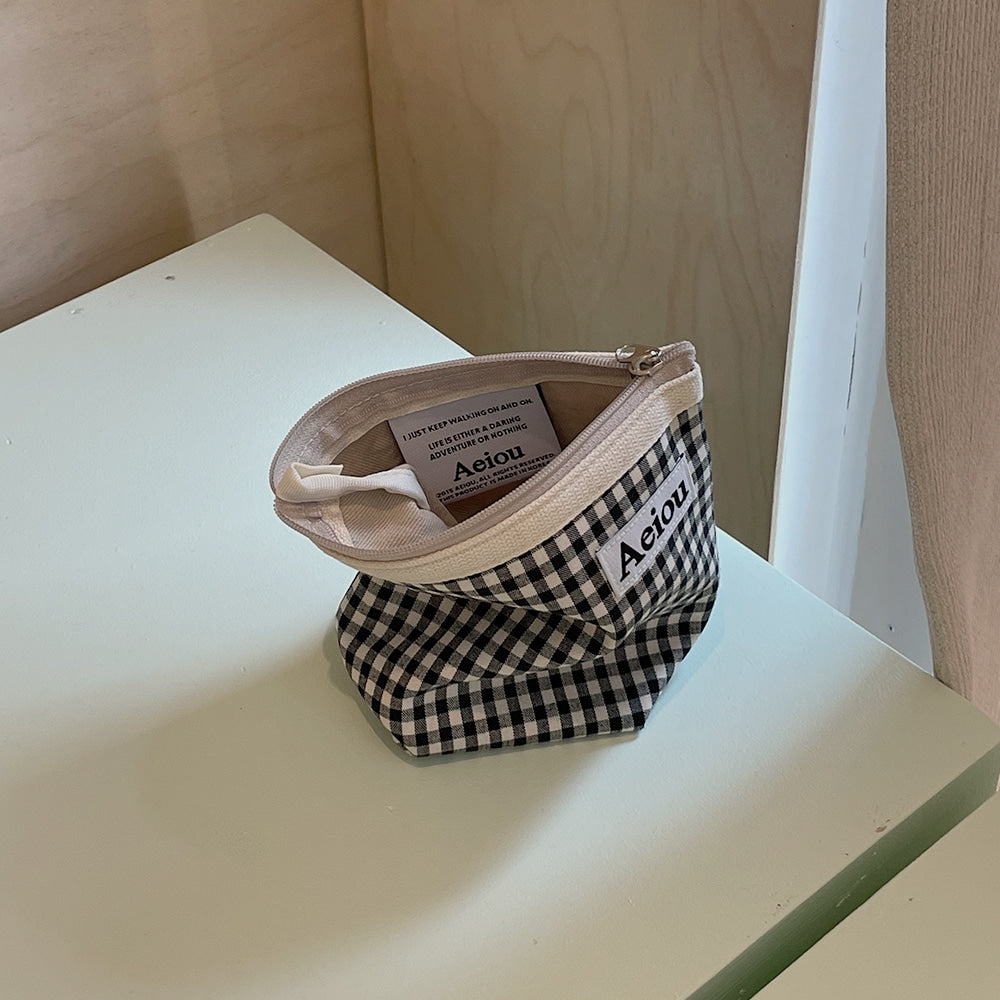 Aeiou Basic Pouch (M size) Aeiou  DKshop
