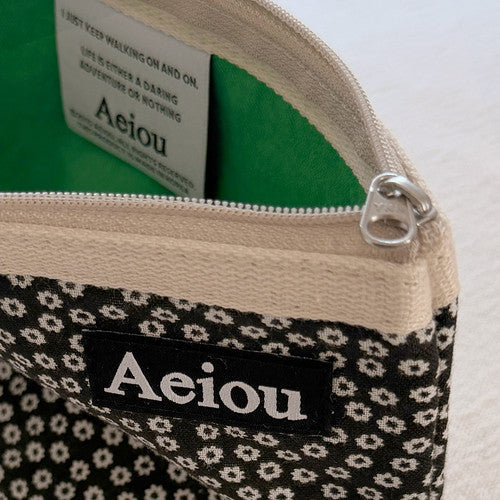 Aeiou Basic Pouch (L size) Flower Apron Black Aeiou  DKshop